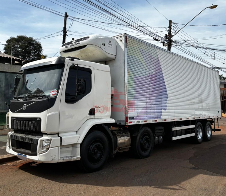 Volvo VM 330 8x2 2021