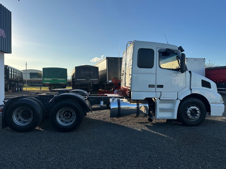 Volvo NH12 380 6x2 2003