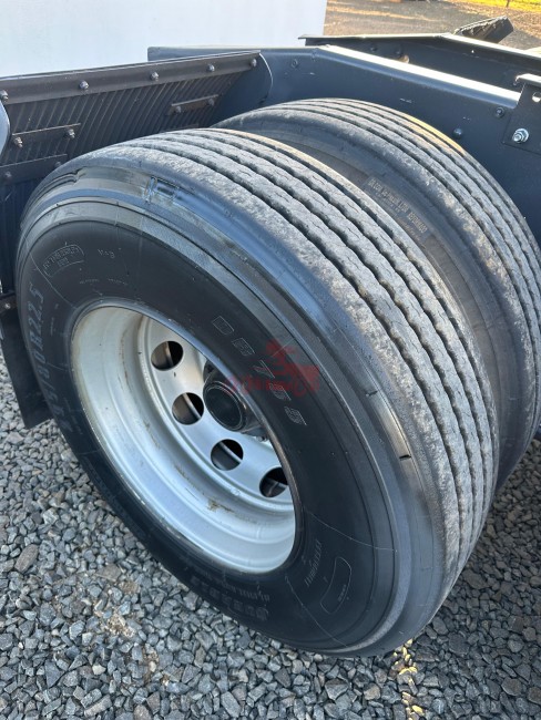 Volvo NH12 380 6x2 2003