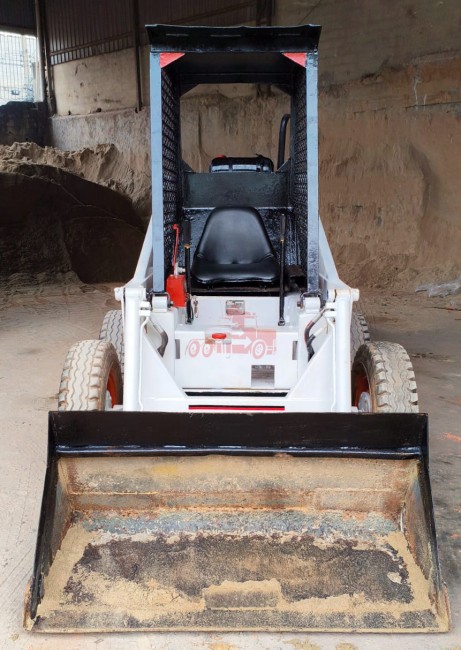 Mini Carregadeira Bobcat 711 1992 