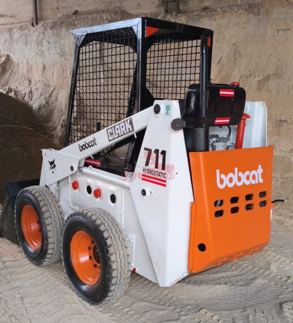 Mini Carregadeira Bobcat 711 1992 