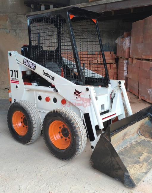 Mini Carregadeira Bobcat 711 1992 