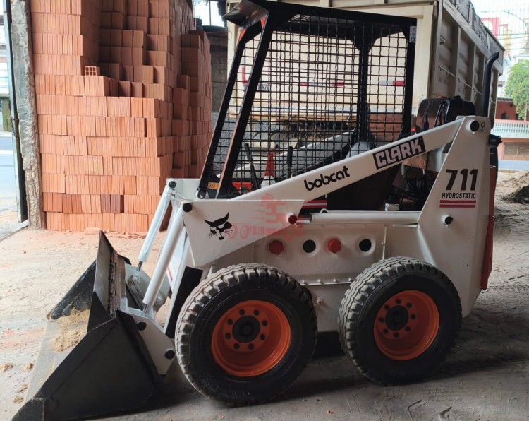 Mini Carregadeira Bobcat 711 1992 