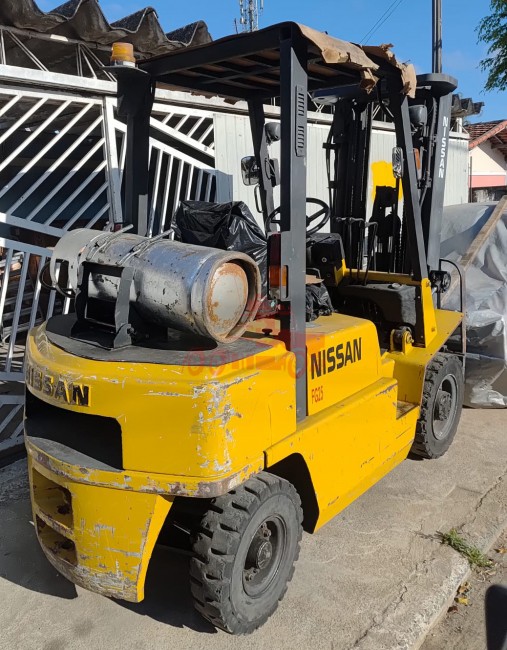 Empilhadeira Nissan PJ 2005