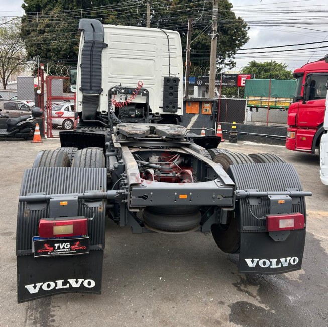 Volvo FM 370 6x2 Globetrotter 2013  Ishift