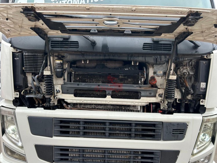 Volvo FM 370 6x2 Globetrotter 2013  Ishift