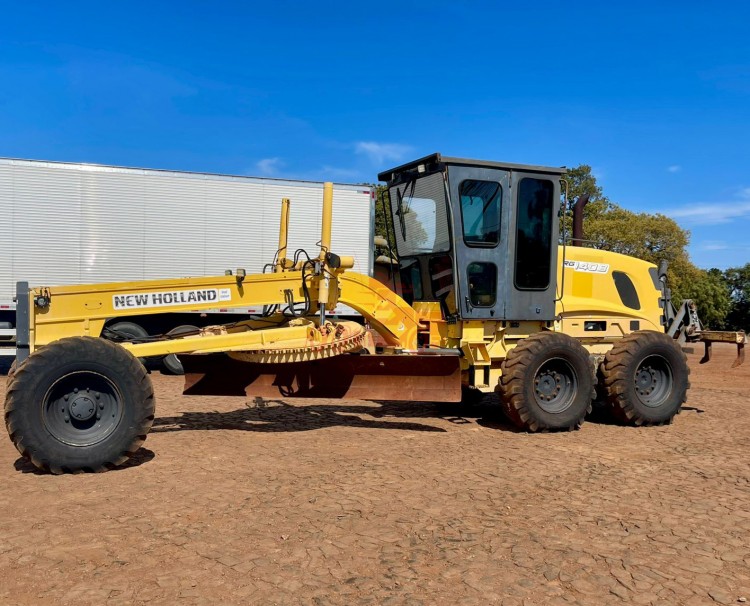 Motoniveladora New Holland RG140B 2009