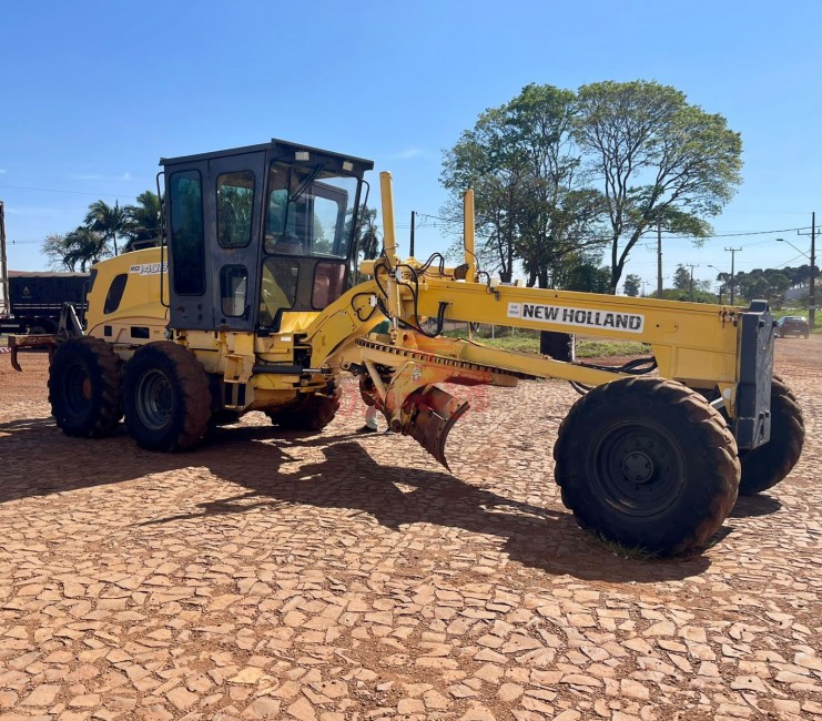 Motoniveladora New Holland RG140B 2009