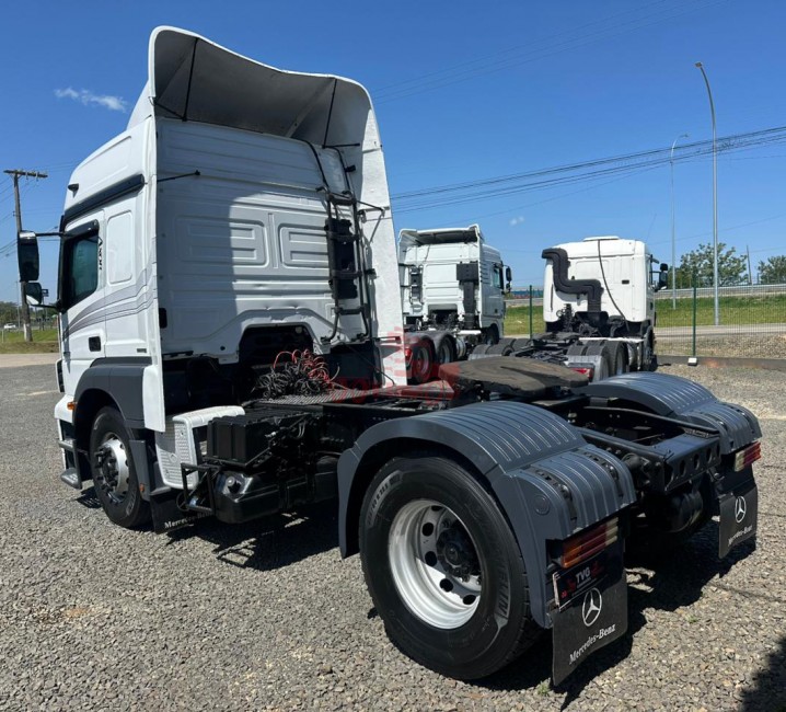 MB Axor 1933 4x2 2014