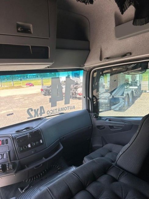 MB Axor 1933 4x2 2014