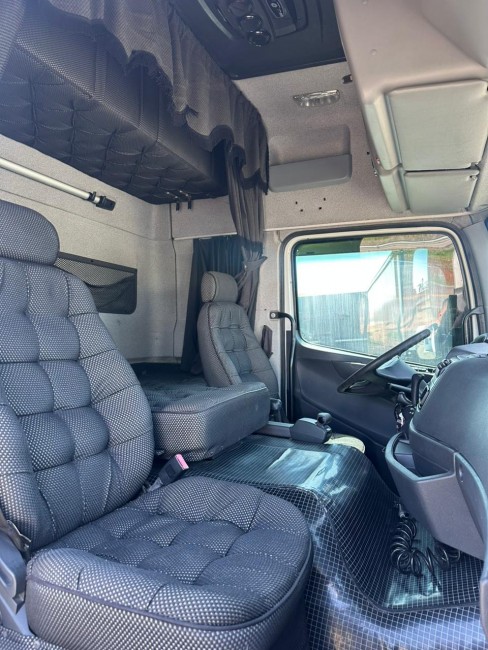 MB Axor 1933 4x2 2014