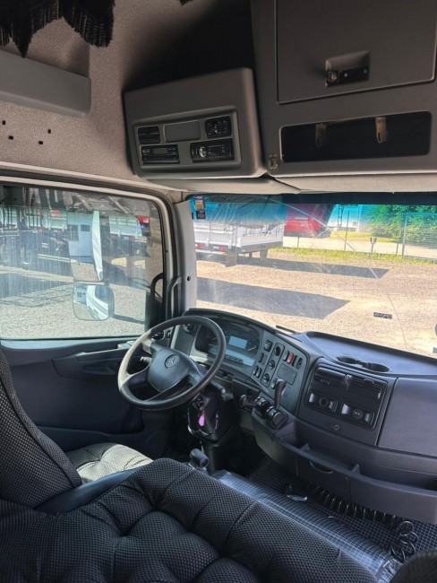 MB Axor 1933 4x2 2014