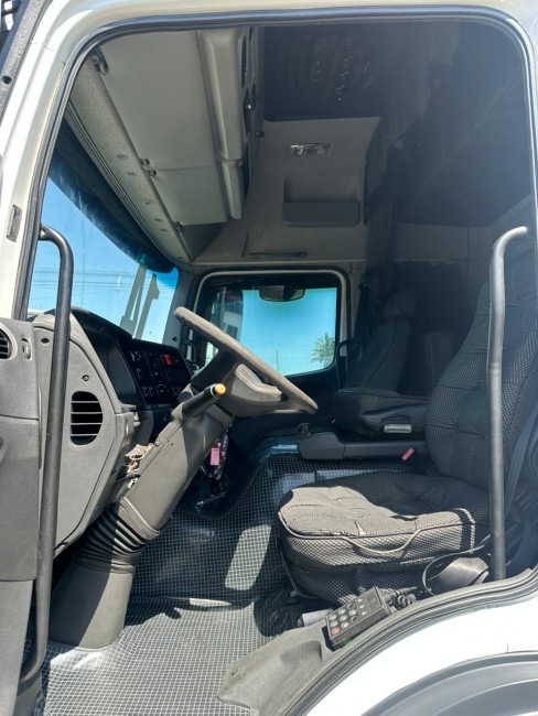 MB Axor 1933 4x2 2014