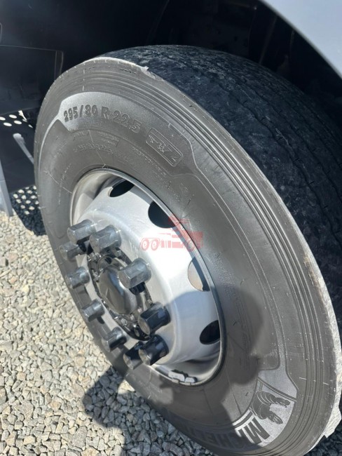 MB Axor 1933 4x2 2014