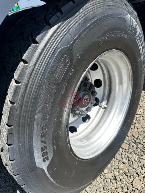 MB Axor 1933 4x2 2014