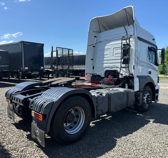 MB Axor 1933 4x2 2014