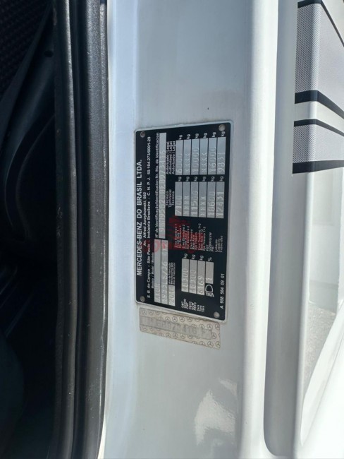 MB Axor 1933 4x2 2014