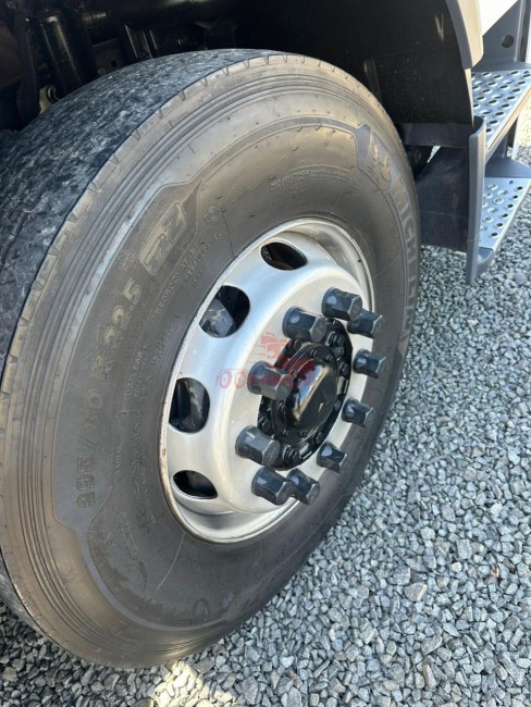 MB Axor 1933 4x2 2014