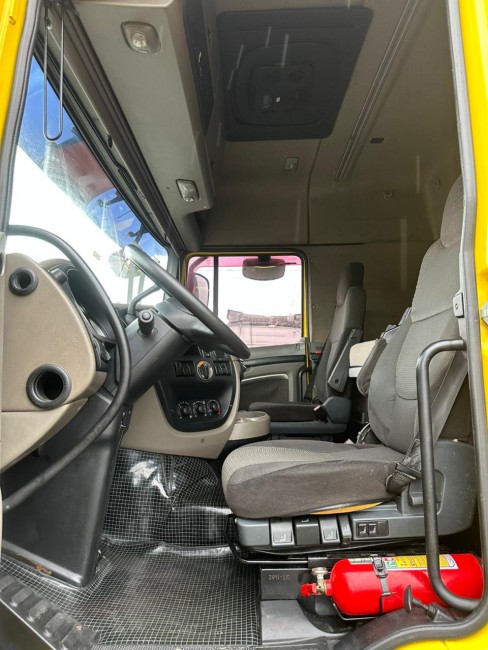 DAF XF 105 FTS 460 6x2 2017