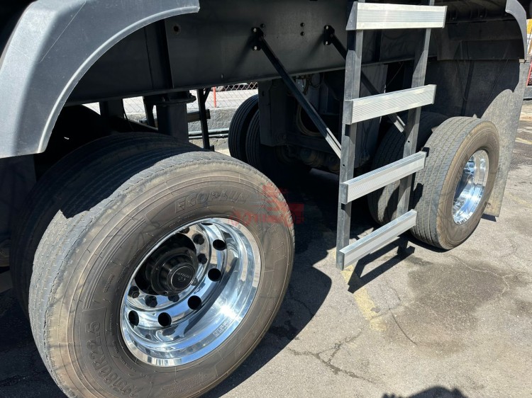 Scania R500 V8 6x2 Highline 2009 + Librelato 2 eixos 2024