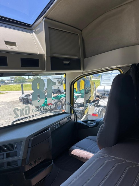 Volvo FH460 Globetrotter 6x2 2018