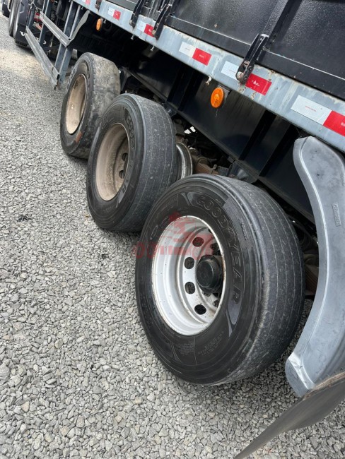 Carreta Guerra Graneleiro 2012