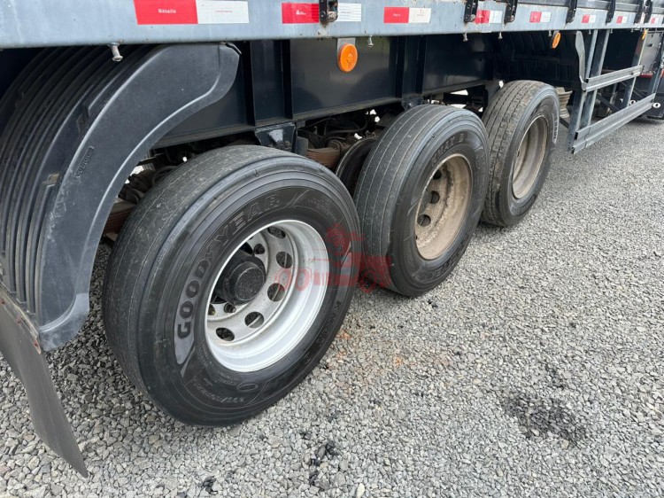 Carreta Guerra Graneleiro 2012