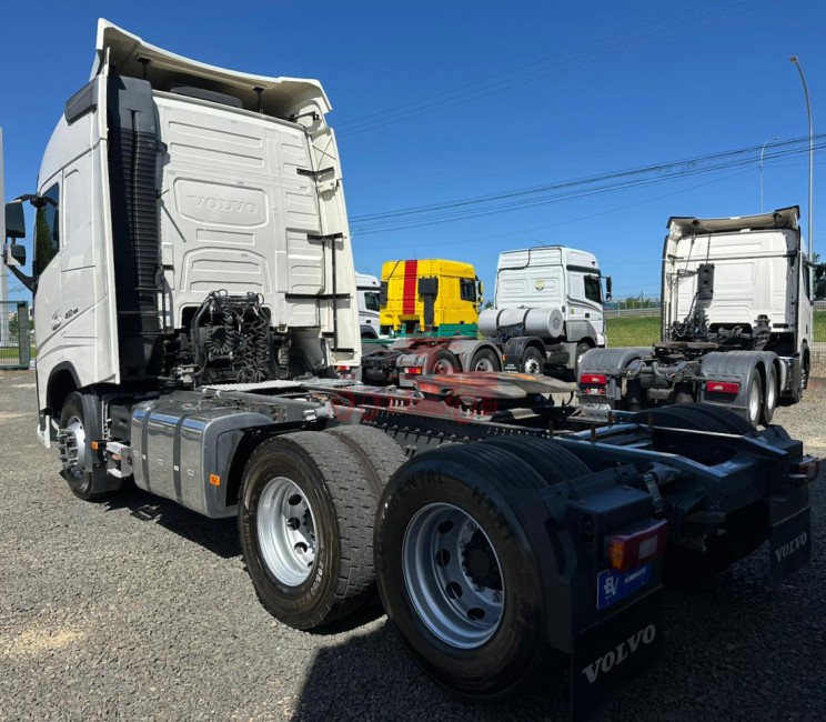 Volvo FH460 6x2 Globetrotter 2020 + Guerra 2012