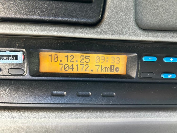 MB Axor 1933 4x2 2012 