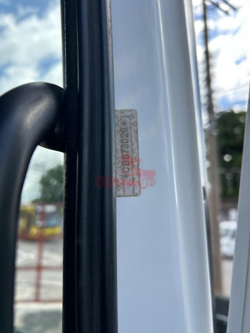 MB Axor 1933 4x2 2012 