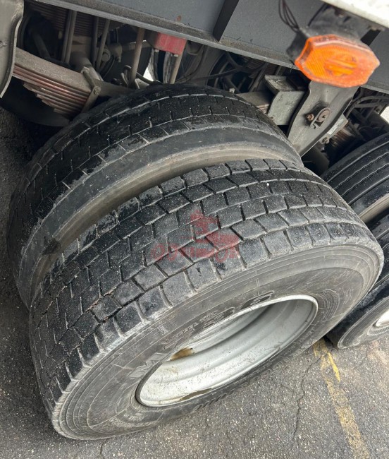 Carreta Baú Randon 2000 30 Paletes