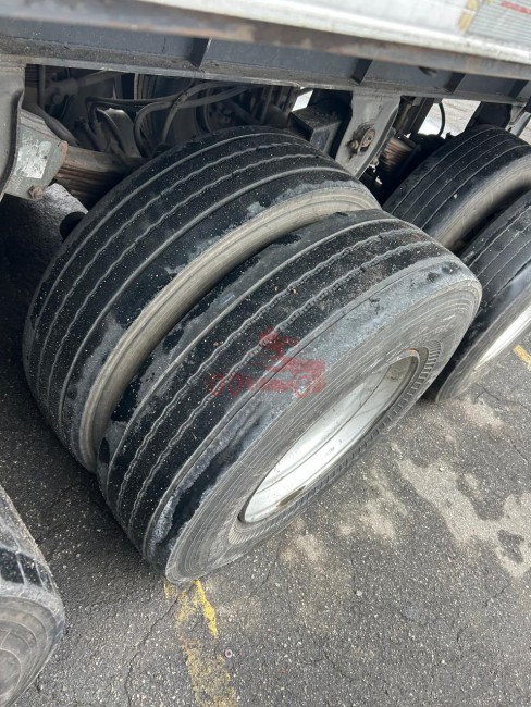 Carreta Baú Randon 2000 30 Paletes