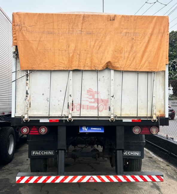 Bitrem Graneleiro Facchini 2008