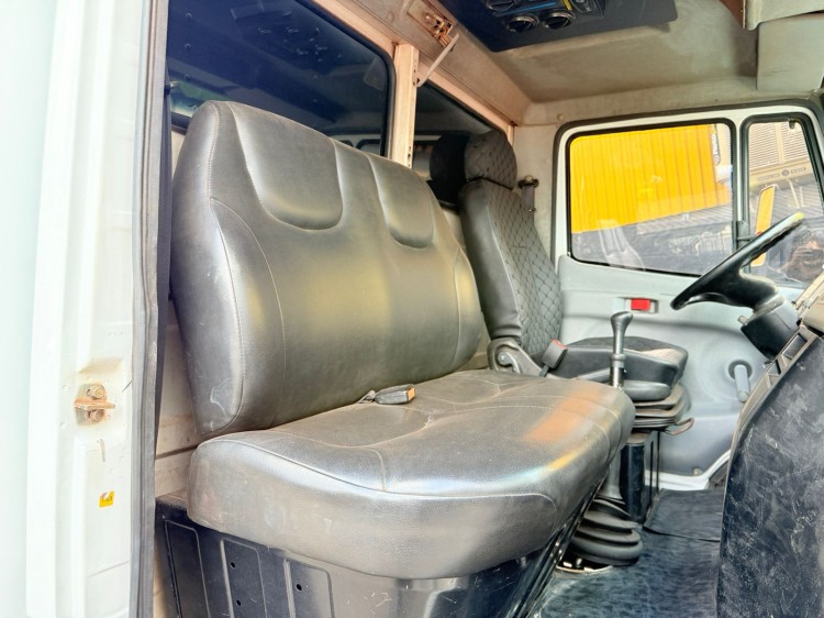 MB 710 PLUS 4x2 2002