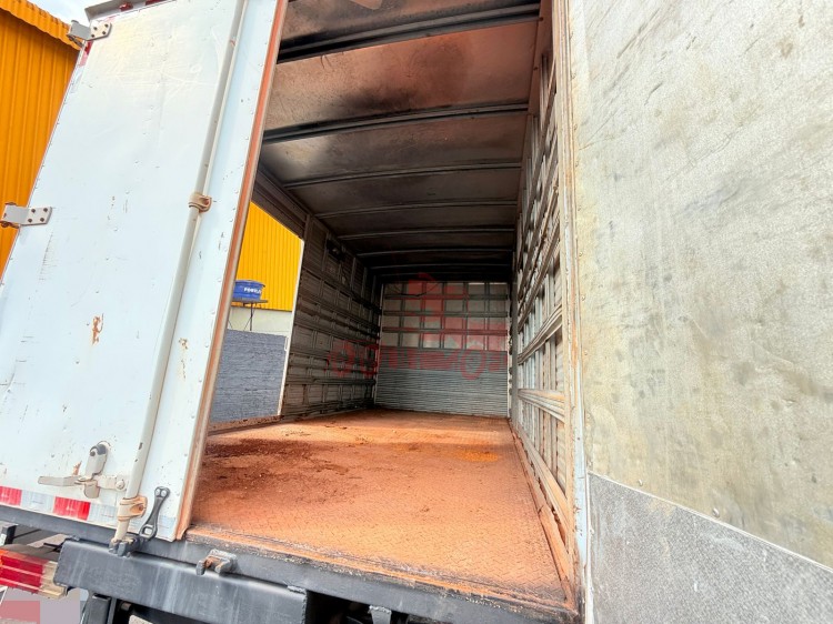 MB 710 PLUS 4x2 2002