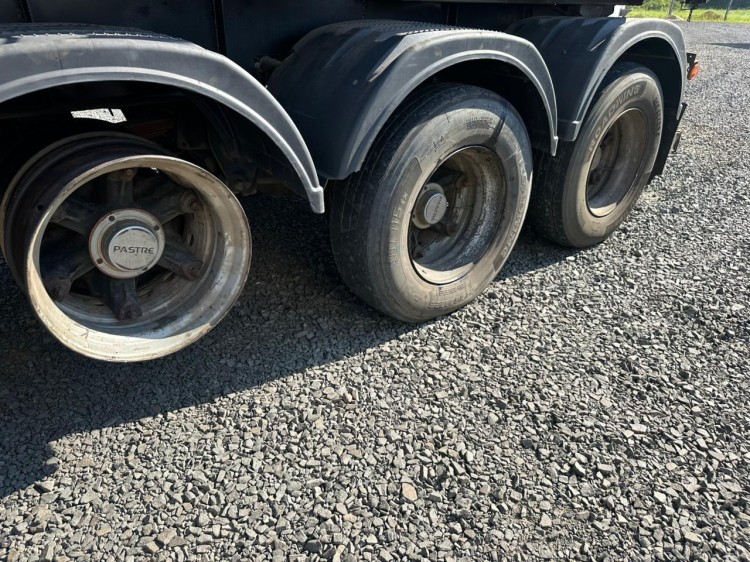 Caçamba Becker LS 2011 45m³