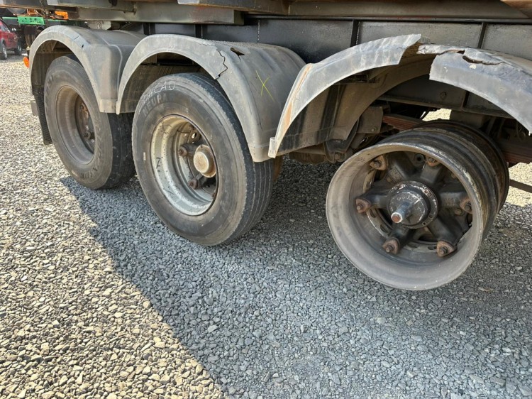 Caçamba Becker LS 2011 45m³