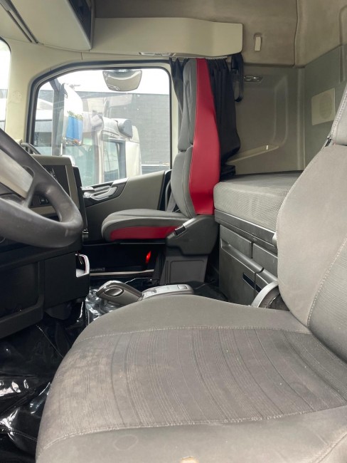 Volvo FH500 8x2 Globetrotter 2020