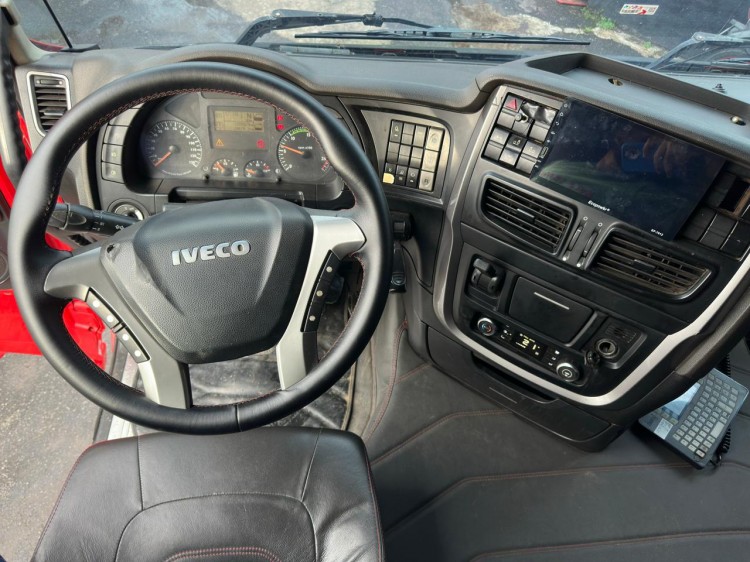 Iveco Hi-Way 440 6x2 2014 