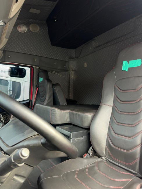 Iveco Hi-Way 440 6x2 2014 