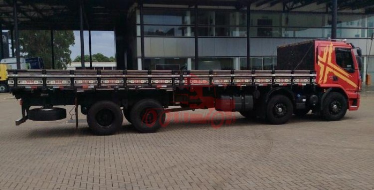 Volvo VM330 8x2 2022