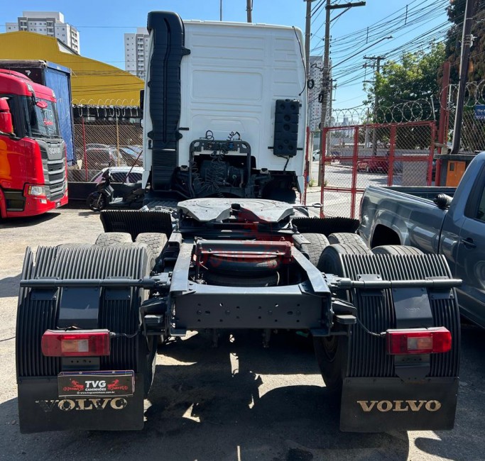 Volvo FH460 6x2 Globetrotter 2014