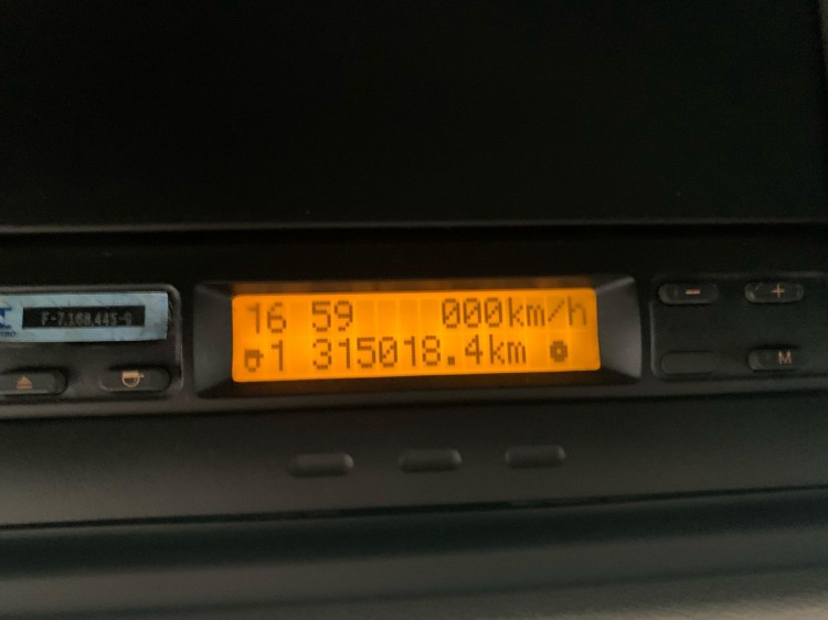 Volvo FM370 4x2 Globetrotter 2011