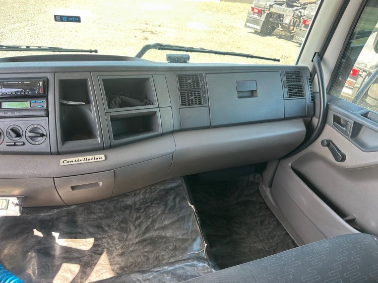 VW 17-280 Costellation 4x2 2013+Baú Câmara Fria Rodosinos 2012