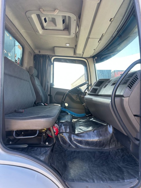 VW 17-280 Costellation 4x2 2013+Baú Câmara Fria Rodosinos 2012