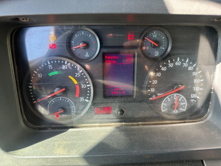 VW 17-280 Costellation 4x2 2013+Baú Câmara Fria Rodosinos 2012