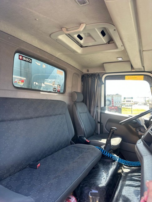 VW 17-280 Costellation 4x2 2013+Baú Câmara Fria Rodosinos 2012