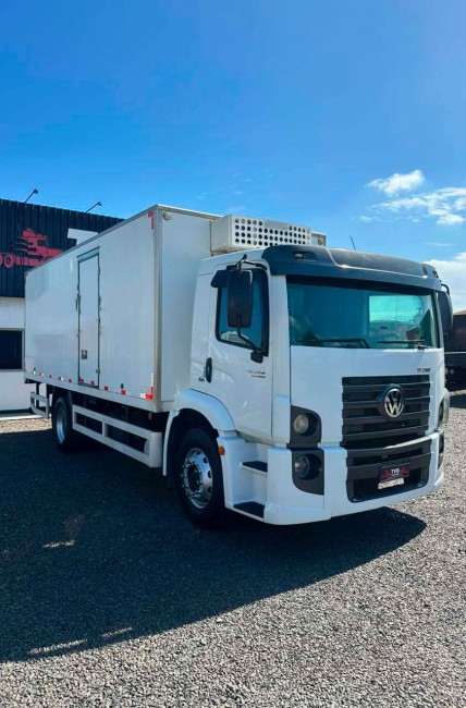 VW 17-280 Costellation 4x2 2013+Baú Câmara Fria Rodosinos 2012