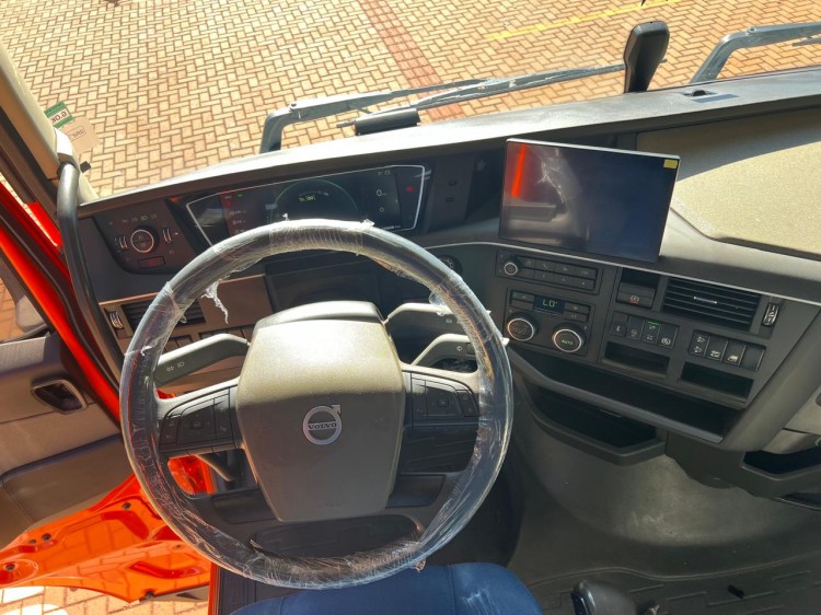 Volvo FH460 6x2 Globetrotter 2024