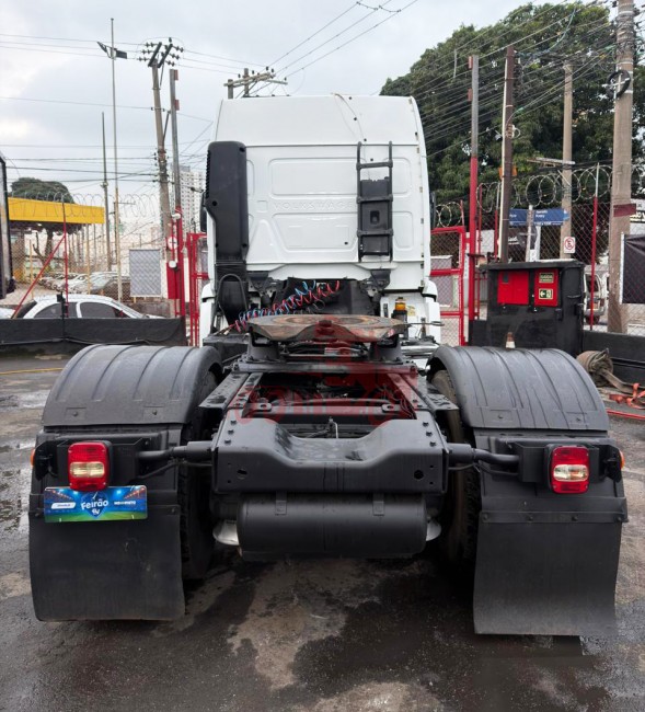 VW 19-330 4x2 2014